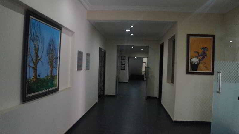 โรงแรมไนต์บริดจ์ อีเคจา ภายนอก รูปภาพ